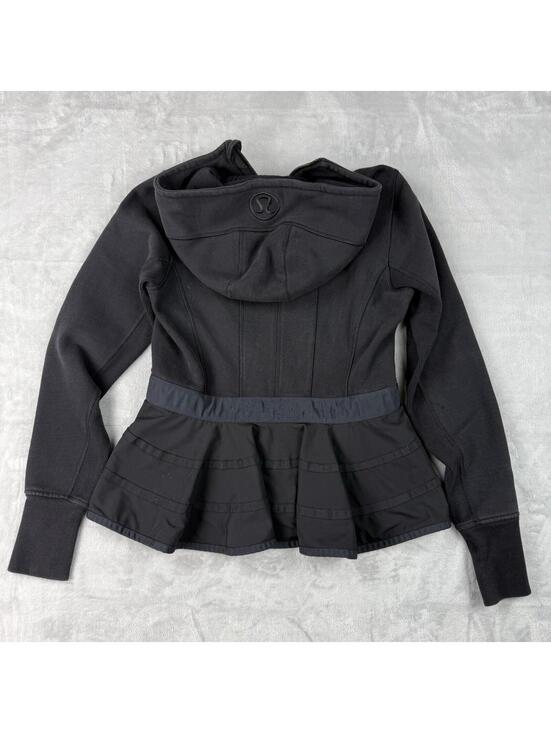 lululemon athletica Pants - Lululemon limited edition Scuba Hoodie Ruffled Up Peplum Hiver Size 8 Rare 2013
